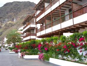 Kanarische Häuser in Los Gigantes